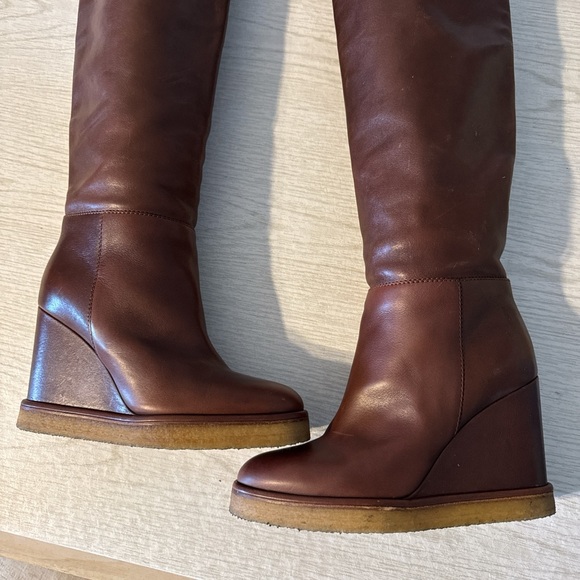 Celine - Picture 8 of 9